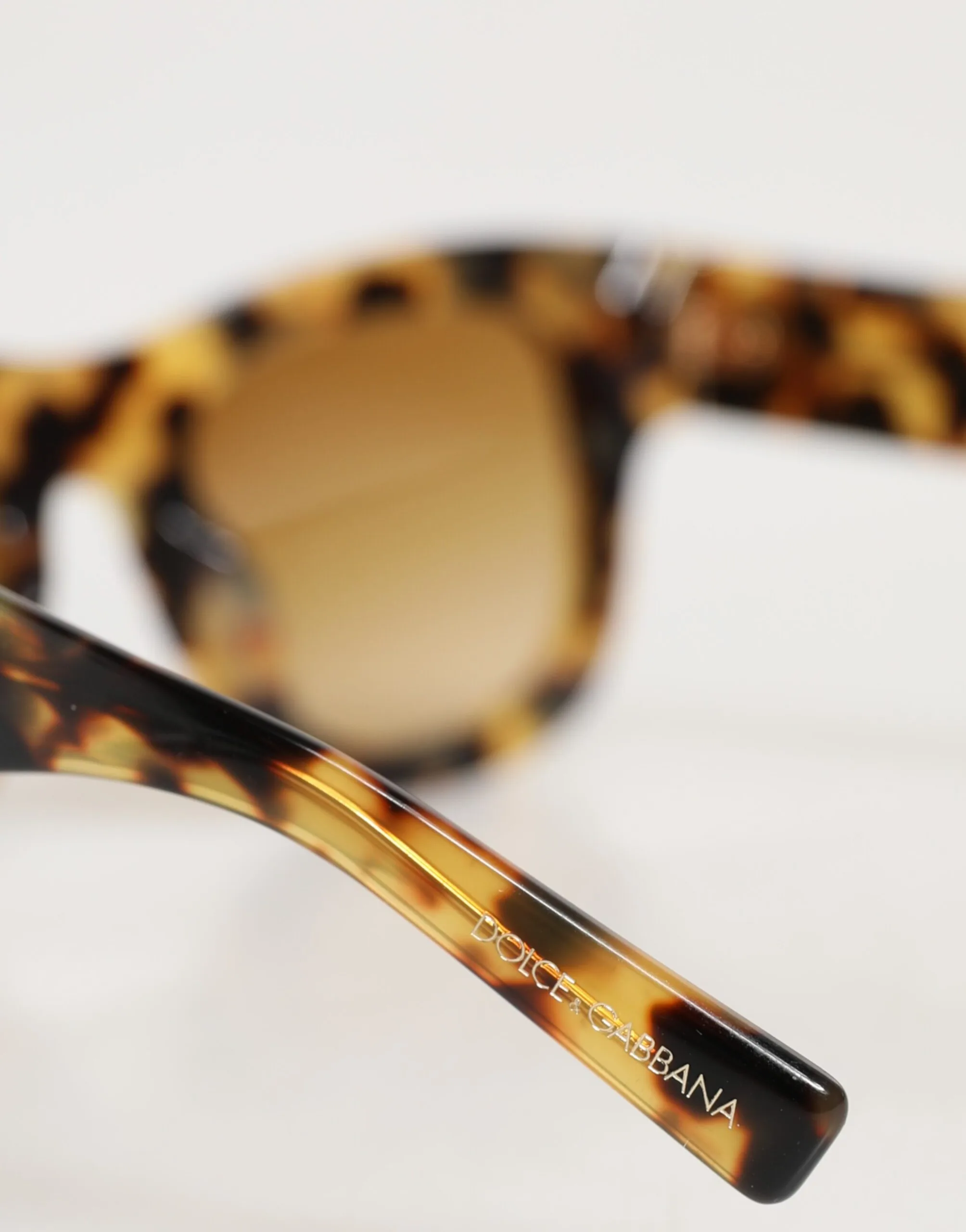 DG4379F White Tortoiseshell Gradient Acetate Shades Sunglasses - Image 4
